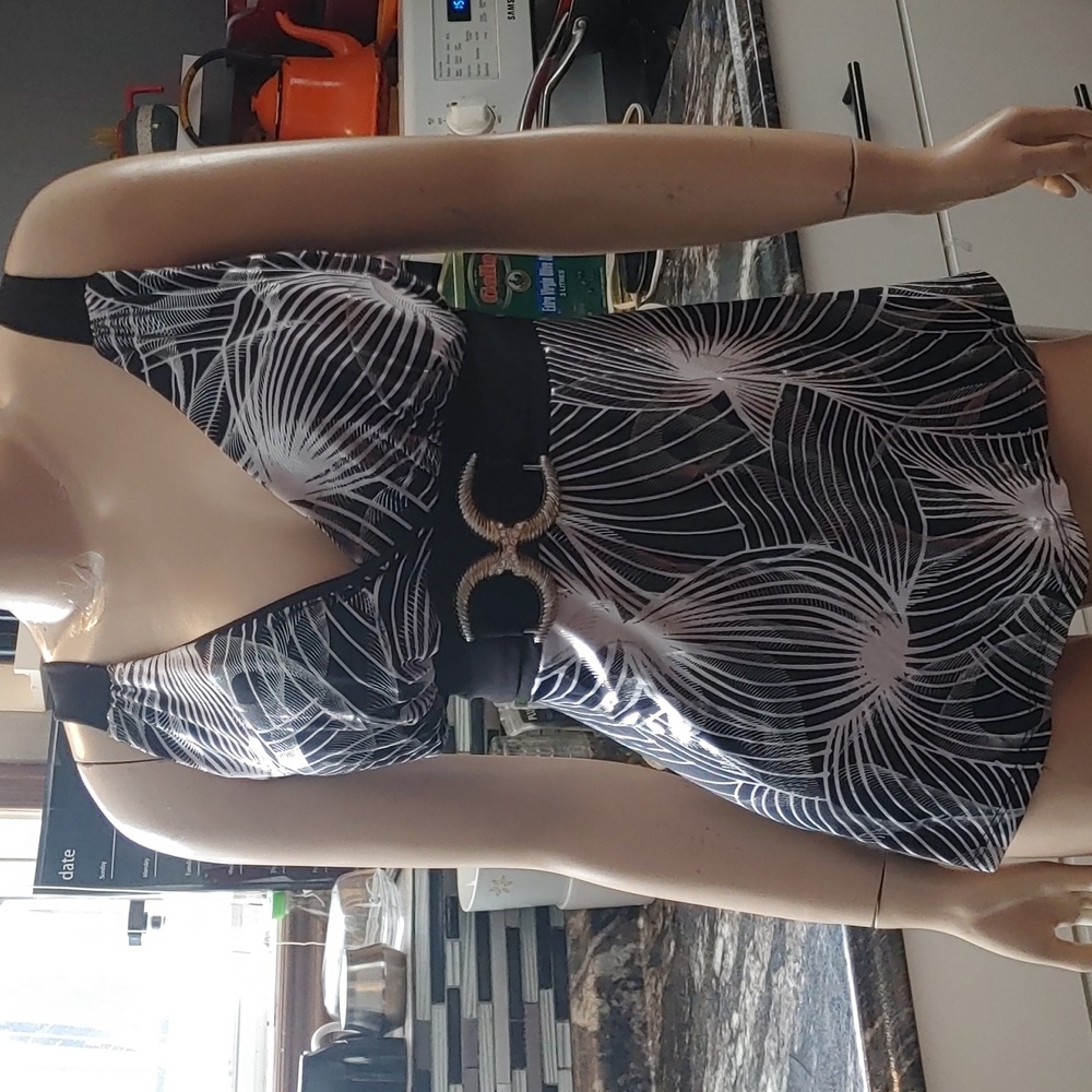 3/$50 Gidani Sleeveless Blouse Sz XL